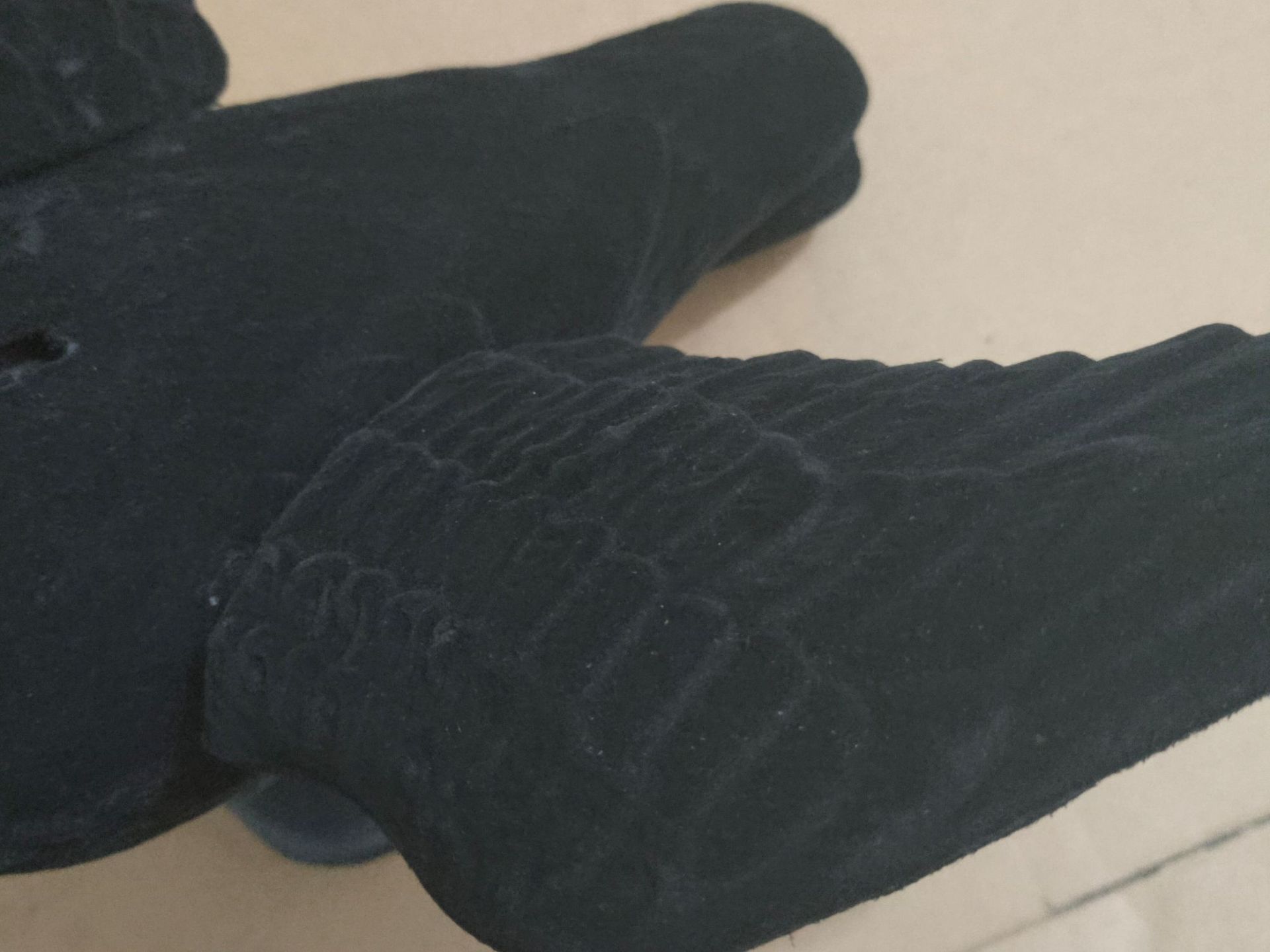 廠家直營植絨帶翅膀飛翔驅鳥烏鴉 打獵誘餌吹塑加工藝擺件福鳥